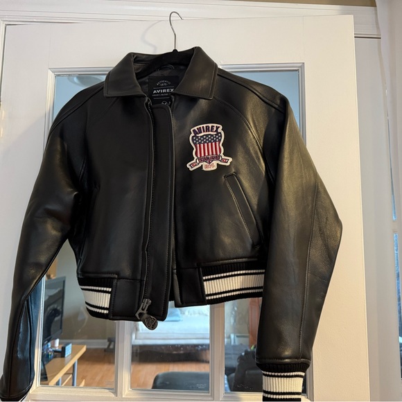 Avirex cropped Black Leather Varsity Jacket with USA Branding - Picture 2 of 10
